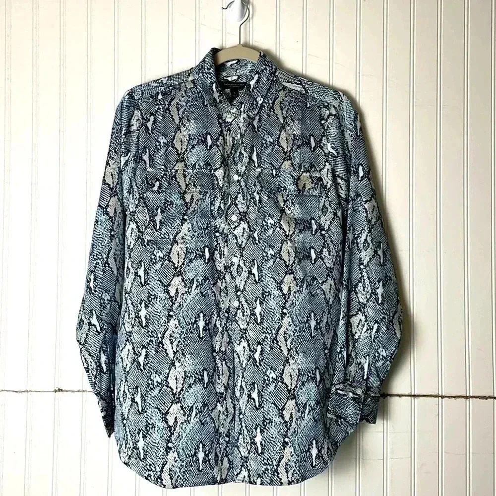 Banana Republic Blue Snake Print Long Sleeve Blouse Size Small Casual Work Date